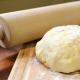 How to defrost yeast dough correctly and quickly?