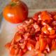 Salat mit geräuchertem Hähnchen und Tomaten